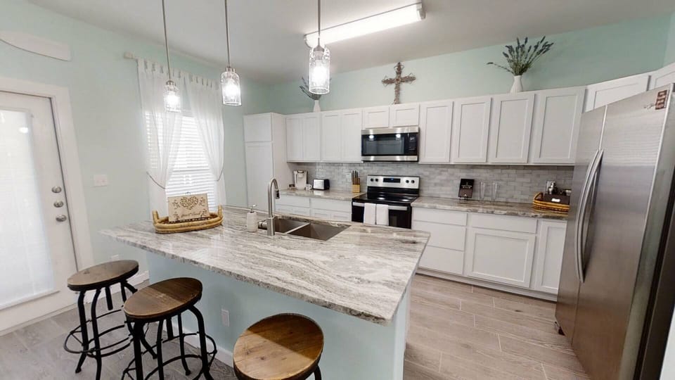 Fully equipped Kitchen w/Stainless Appliances