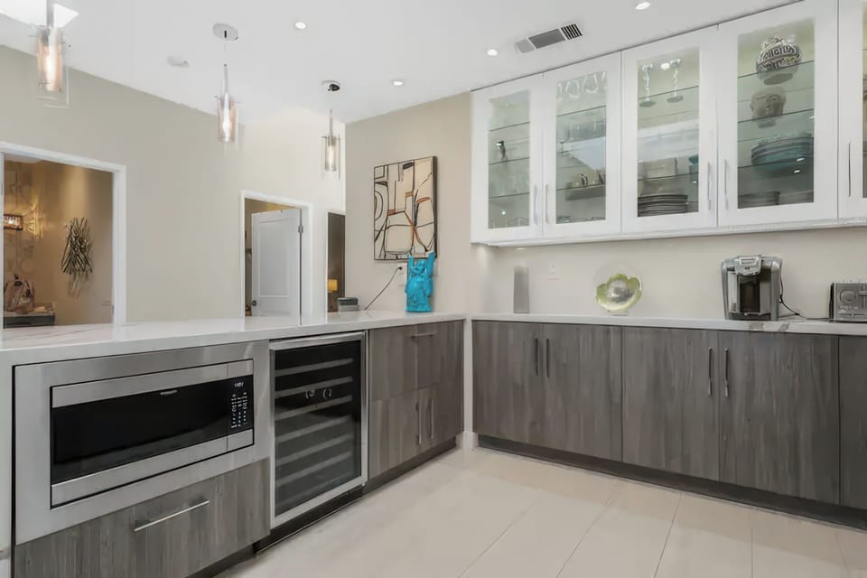 Kitchen alternate angle