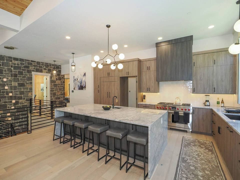 Epicurean Excellence: Pro-Grade Wolf Range & Secret Butler’s Pantry