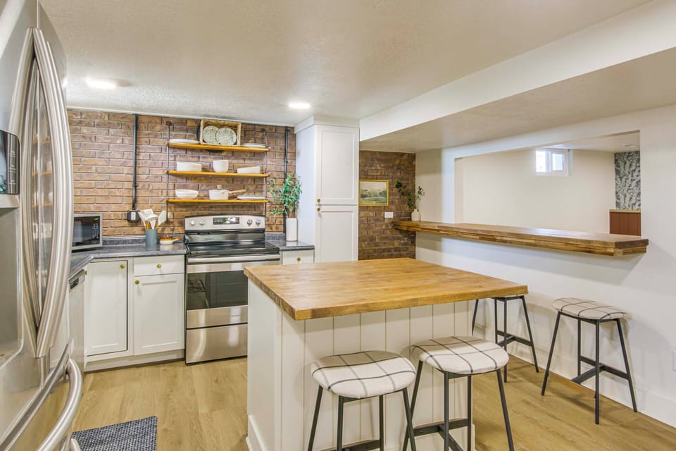 Kitchen | Drip Coffee Pot | Dishwasher