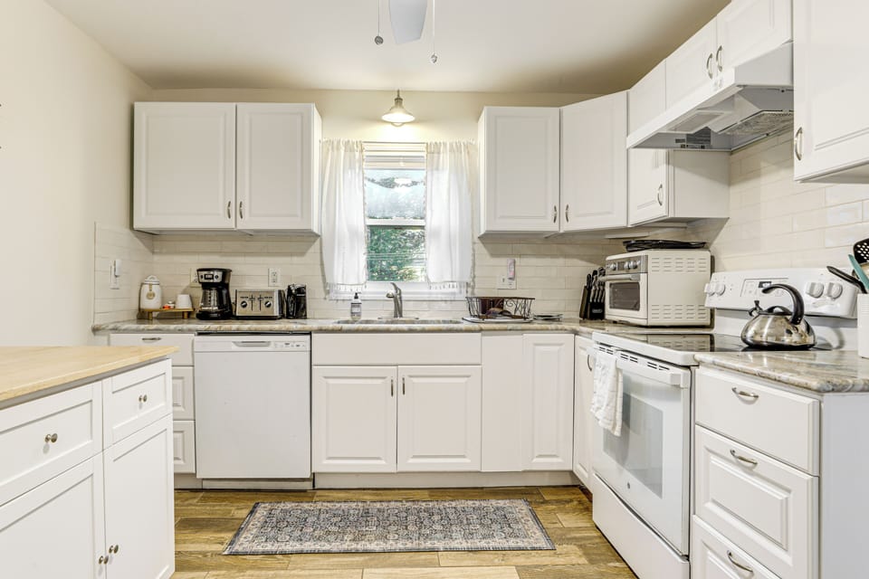 Kitchen | Central A/C & Heat | Mr. Coffee Drip Coffee Maker
