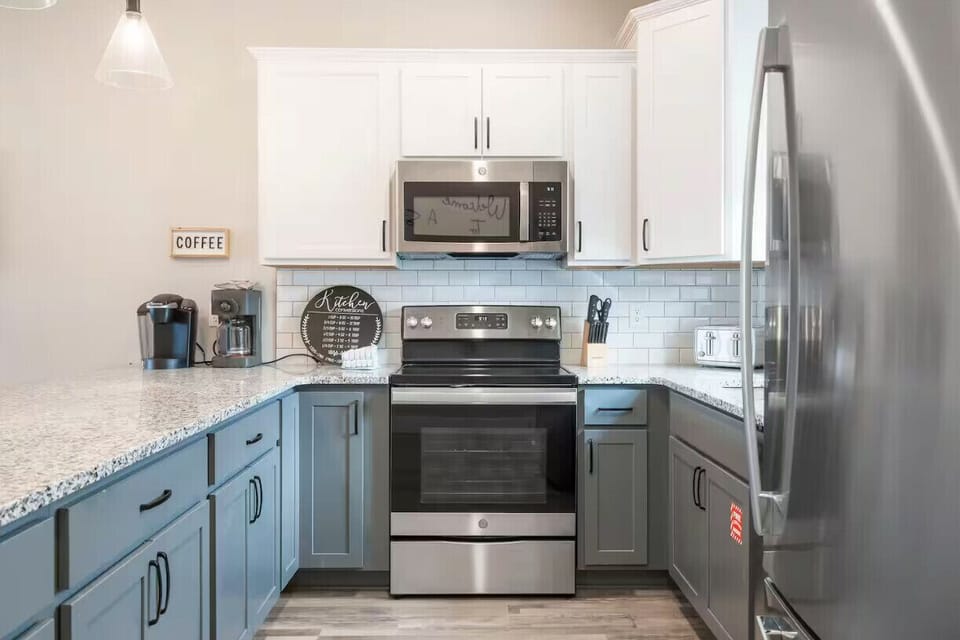 Fully Equipped Kitchen!
