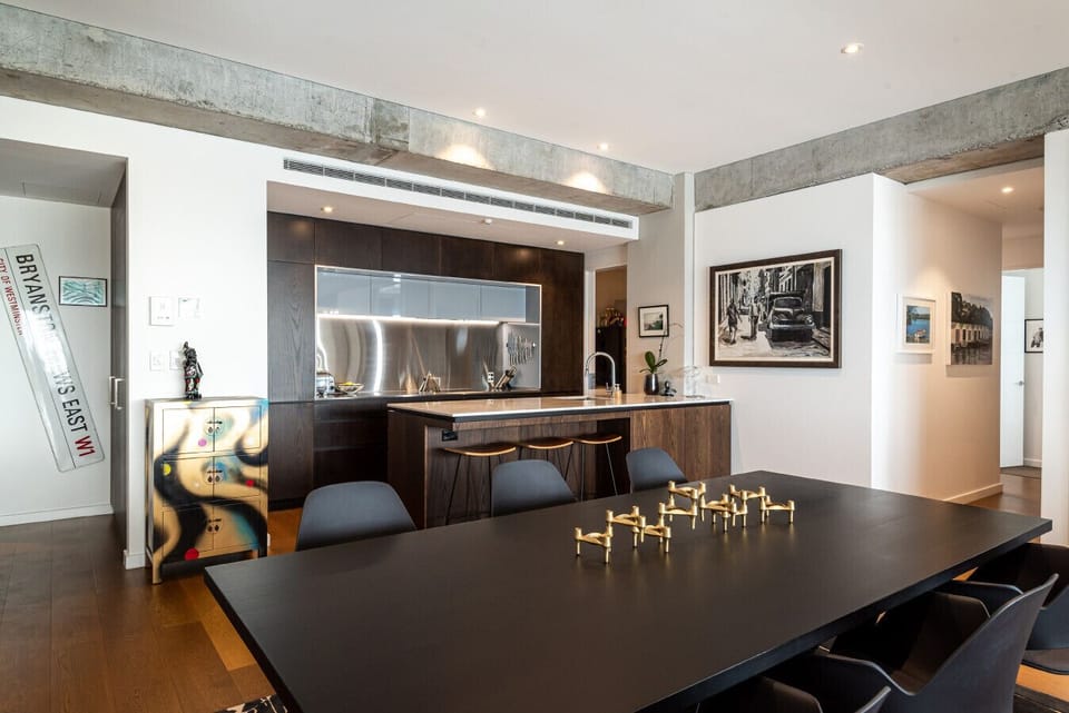 Dining & Kitchen Area