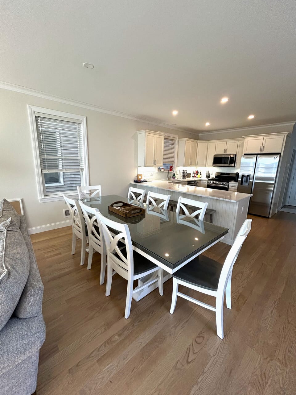 Large Dining room table, seat 8 guests
