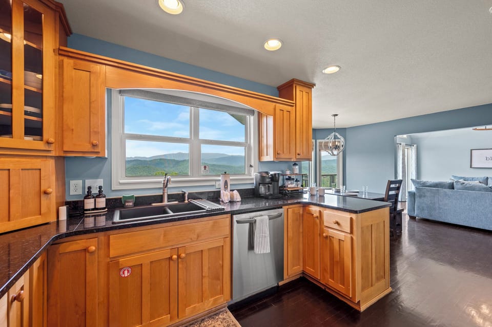 Fully equipped kitchen that comes with a view!