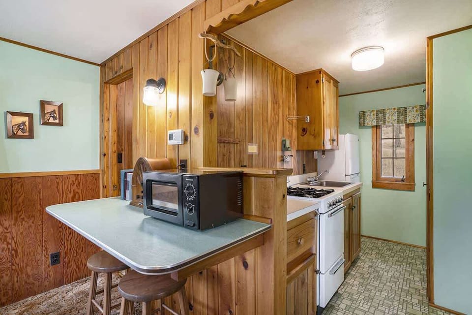 Full kitchen for cooking
