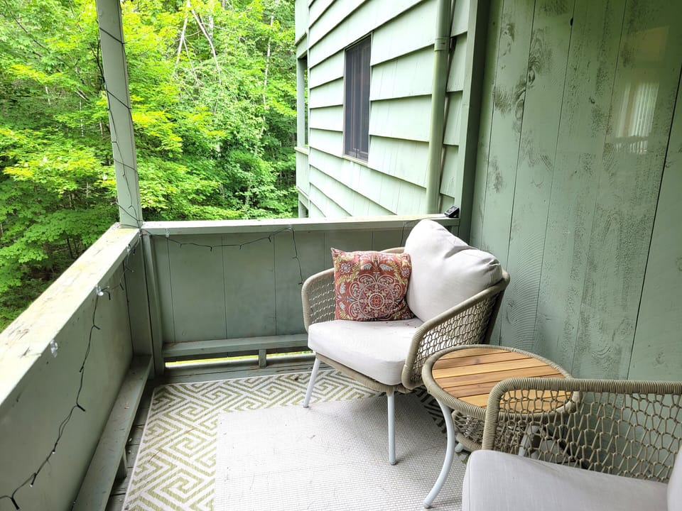 Private deck off the master bedroom