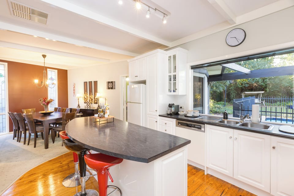 Fully equipped kitchen with dishwasher, fridge/freezer.