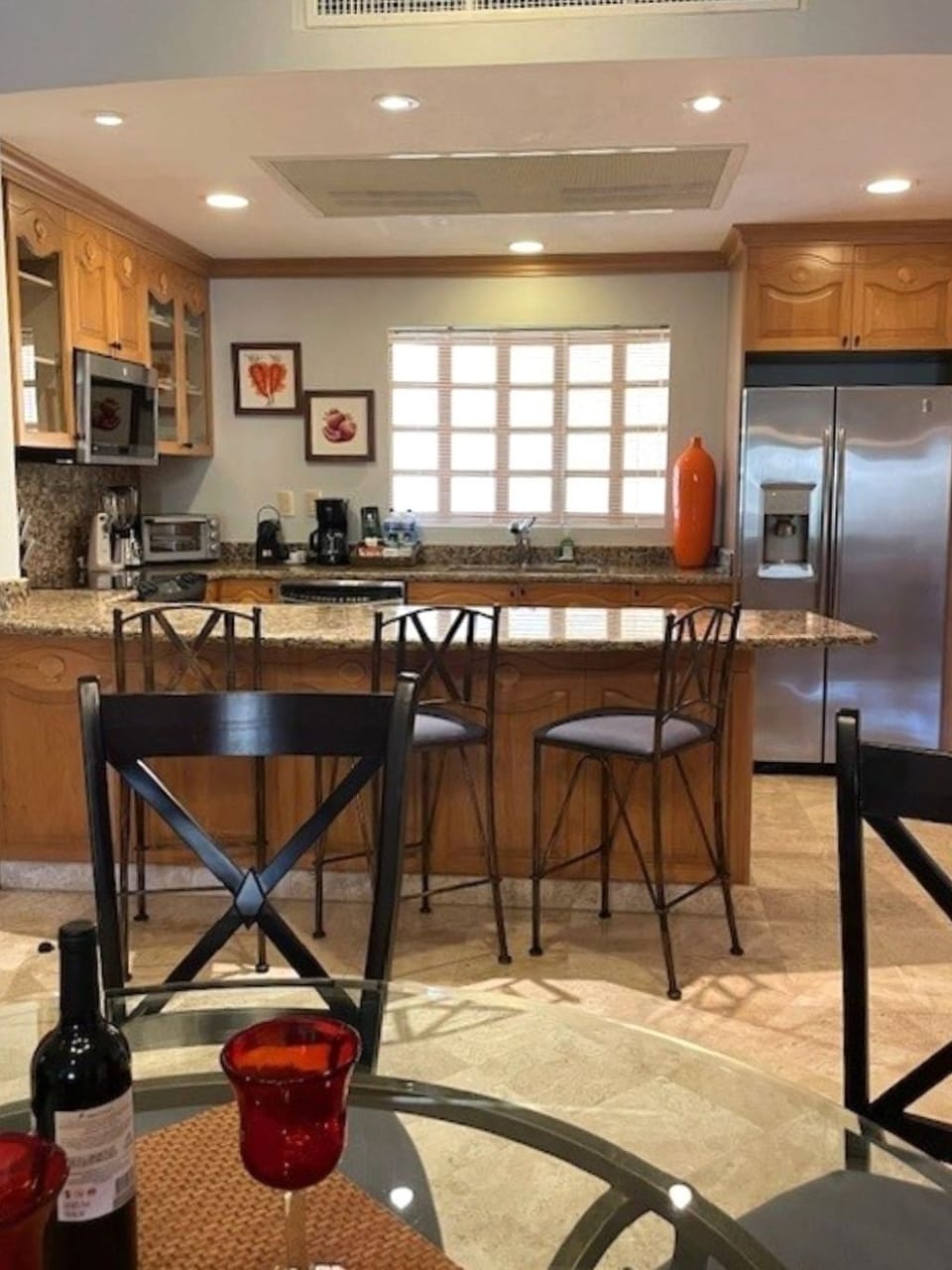 Full kitchen