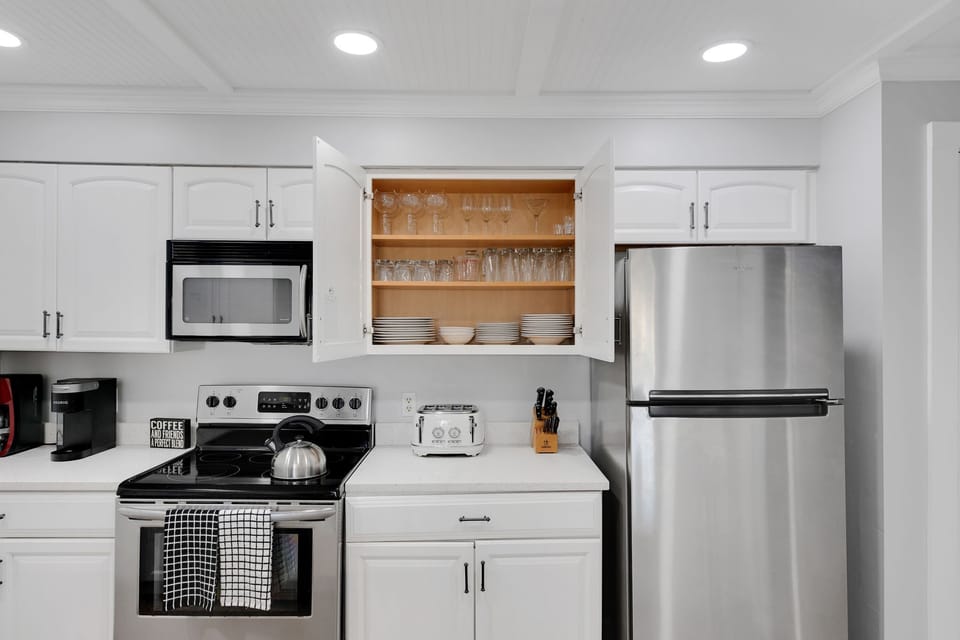 You will quickly forget about your kitchen amenities once you set your sights on our modern cooking appliances.