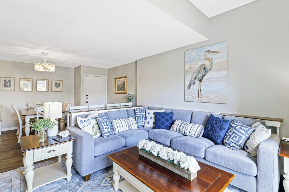 892 Ketch Court | Living Area