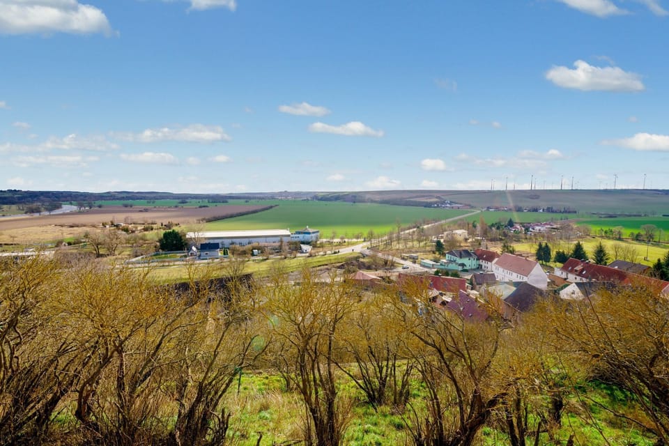 Surroundings [summer] (1-5 km)