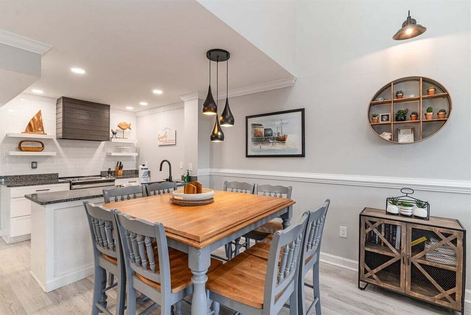 Gather comfortably for meals and conversation.