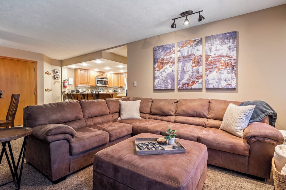 Giant Steps Bld 1 #14-4