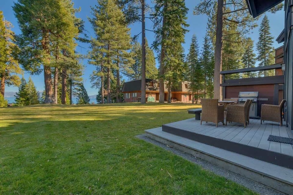 Lake View/Back Deck