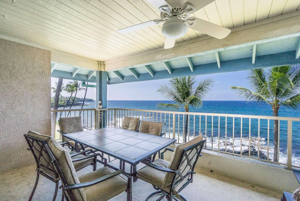 Oceanfront lanai