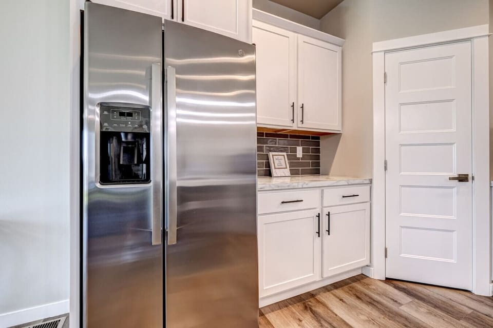 Chef`s Kitchen - Open Concept