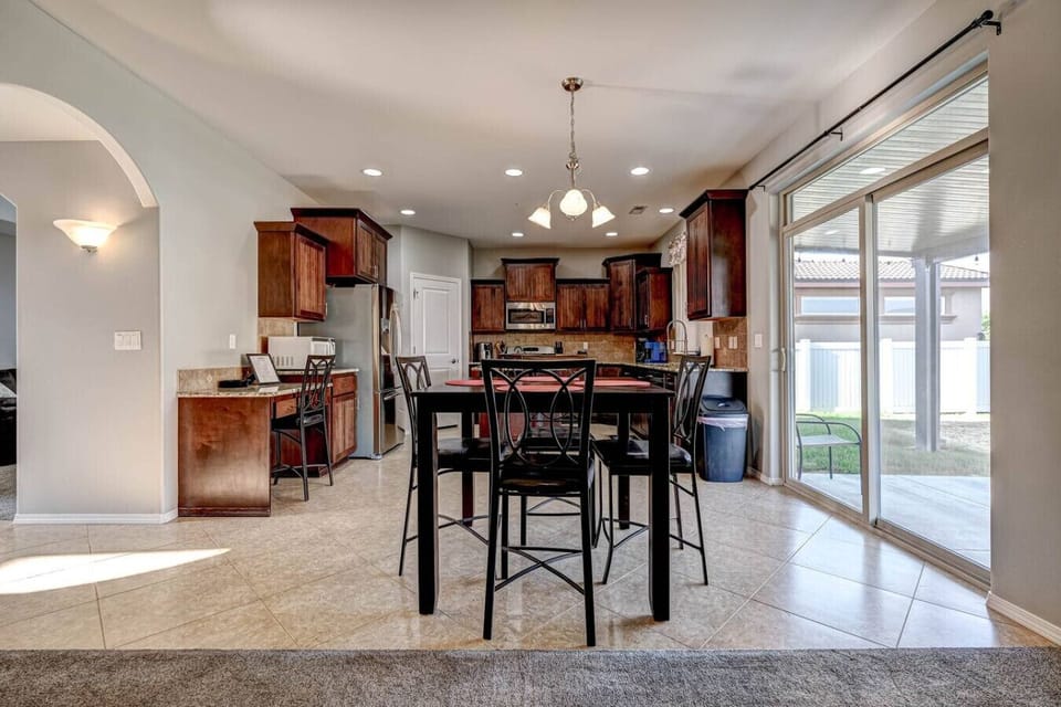Large Chefs Kitchen