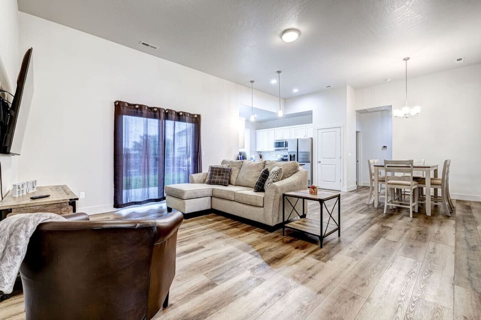 Open Concept Living Area & Dining
