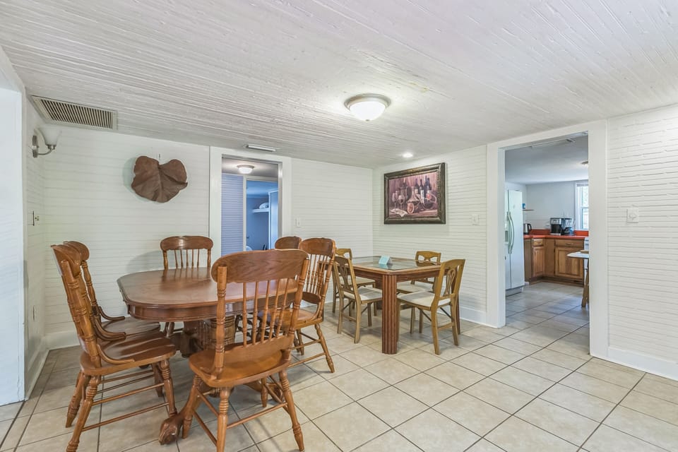 Dining Room, Dining Table, Furniture, Indoors, Table