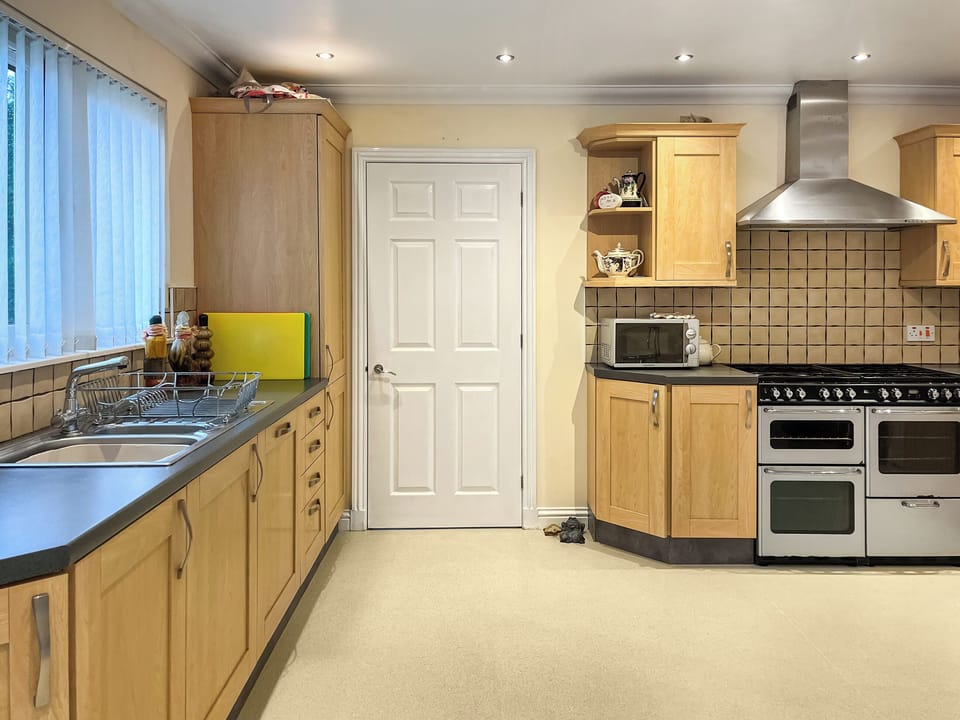 Kitchen | Littlewood Gardens, Montrose