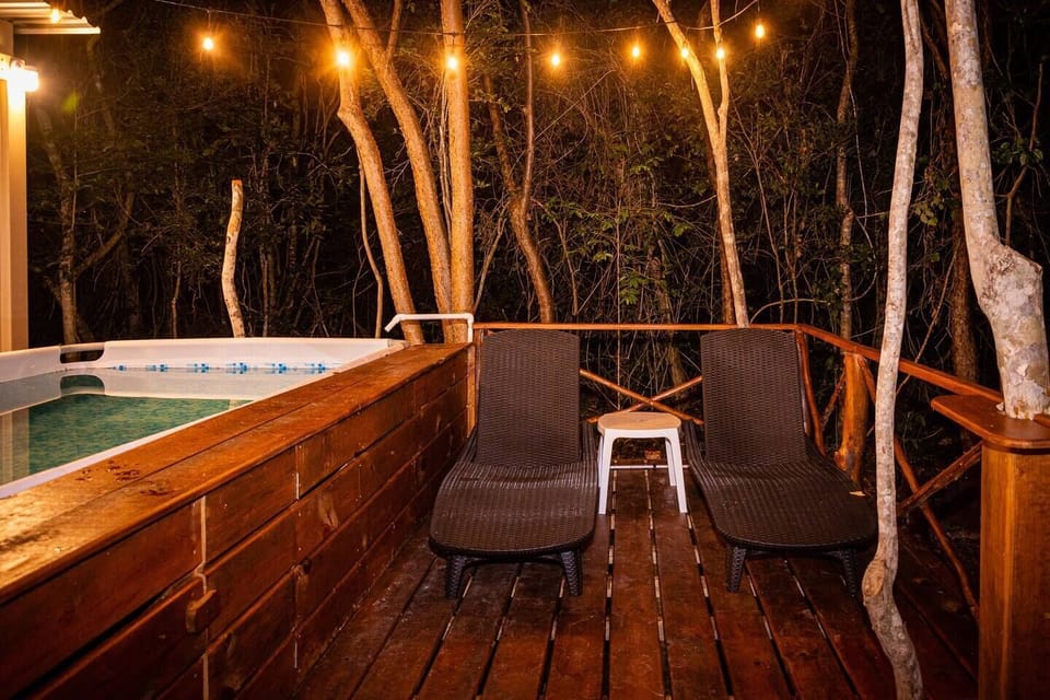 Outdoor spa tub