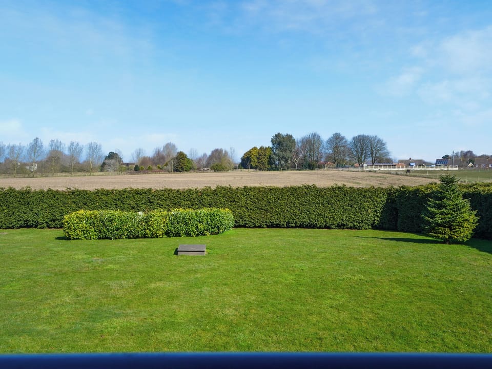 View | Cart House - Clapham Holme Farm Cottages, Great Hatfield, near Hull