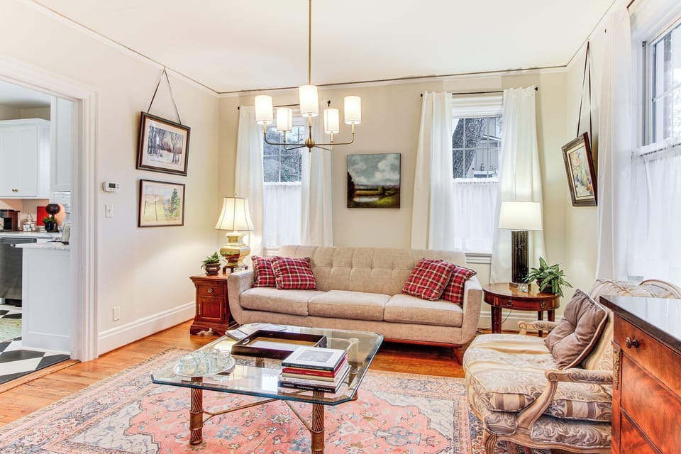 Living Room | Queen Air Mattress | 1st Floor | Smart TV