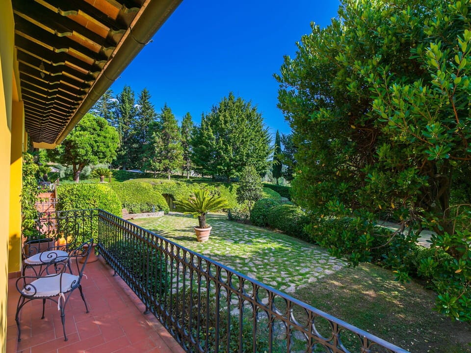 Shrub, Garden, Landscaping, Lawn, Eco Hotel, Yard, Villa, Backyard, Hacienda