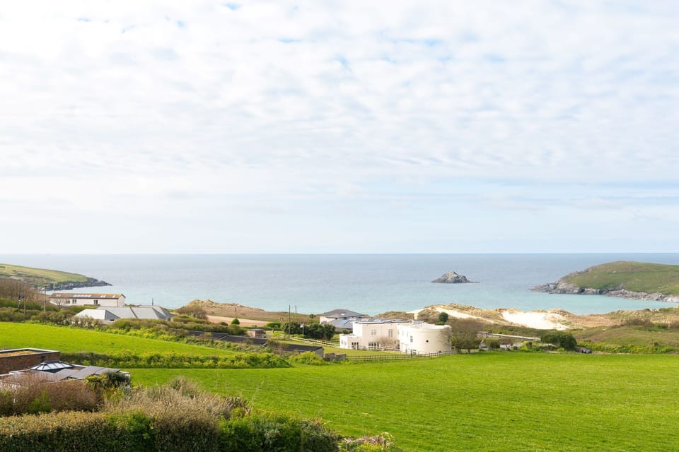 Living room at 6 Beachview, Crantock, Cornwall, self catering with Beach Retreats.