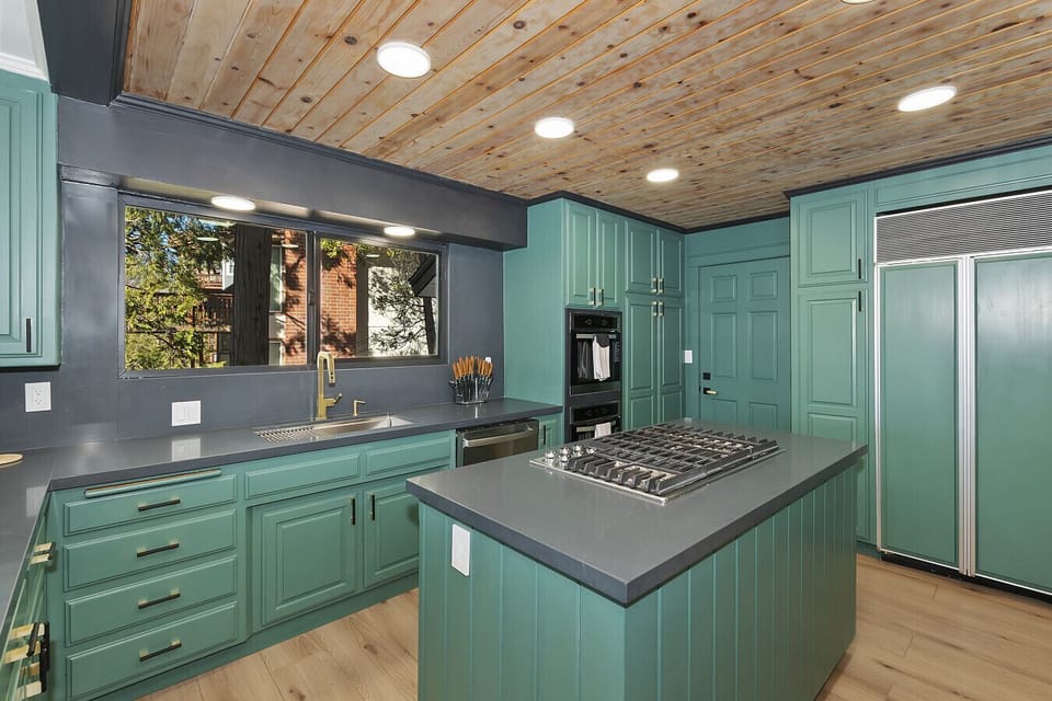 Beautifully equipped kitchen