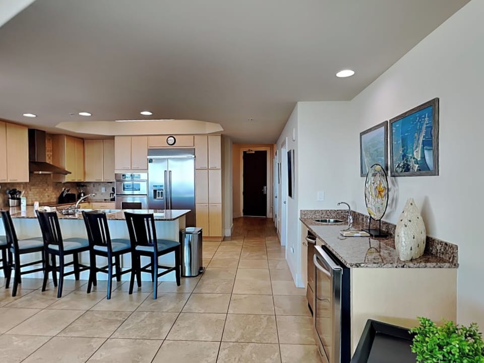 Wet Bar and Kitchen