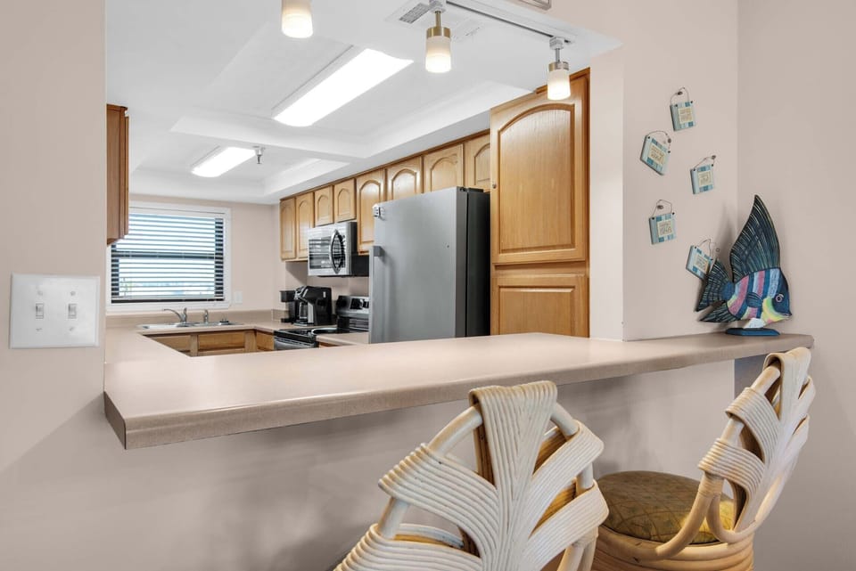 Seating for two at the eat-in kitchen bar