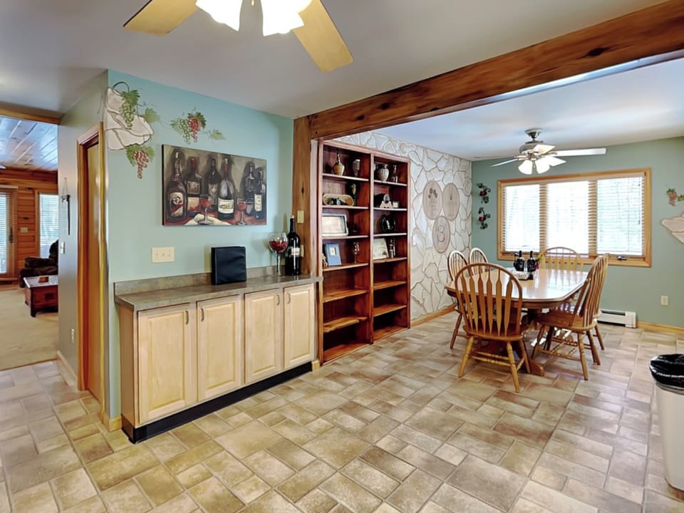 Dining & Kitchen