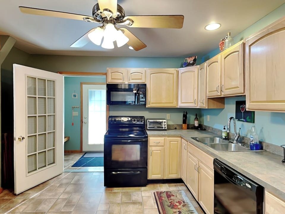 Full Kitchen