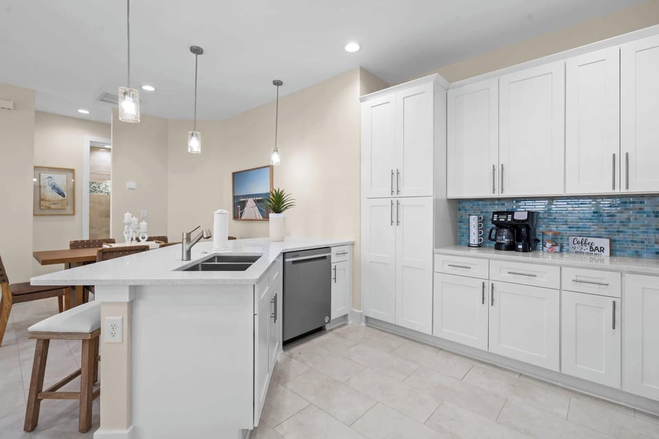 fully stocked kitchen with Keurig and Drip coffee pot, starter coffee pods provided, tea pot 
