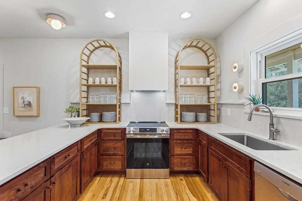 Fully, comprehensively stocked kitchen and dining area. 