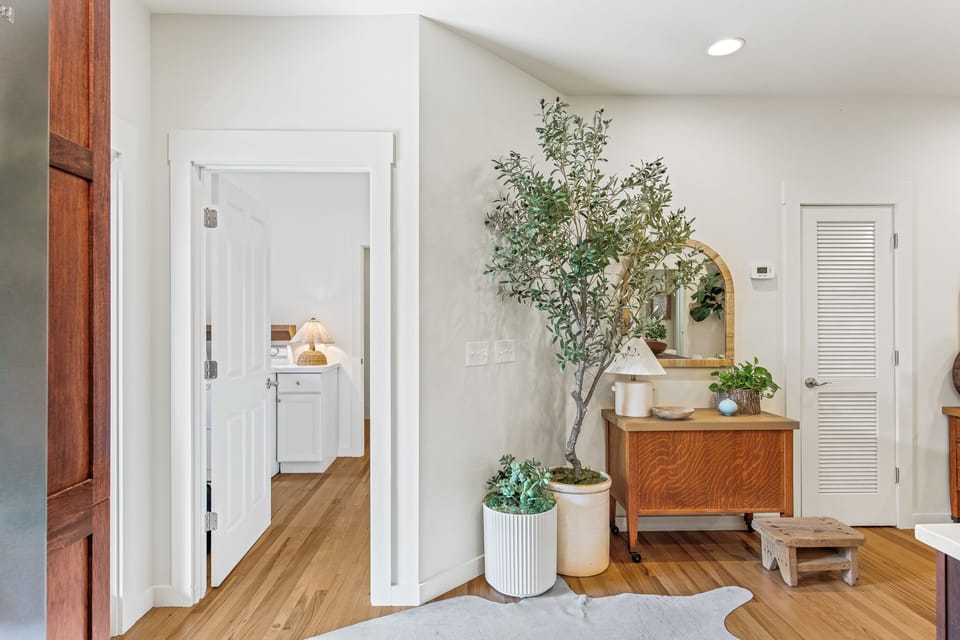 Entryway from front porch 