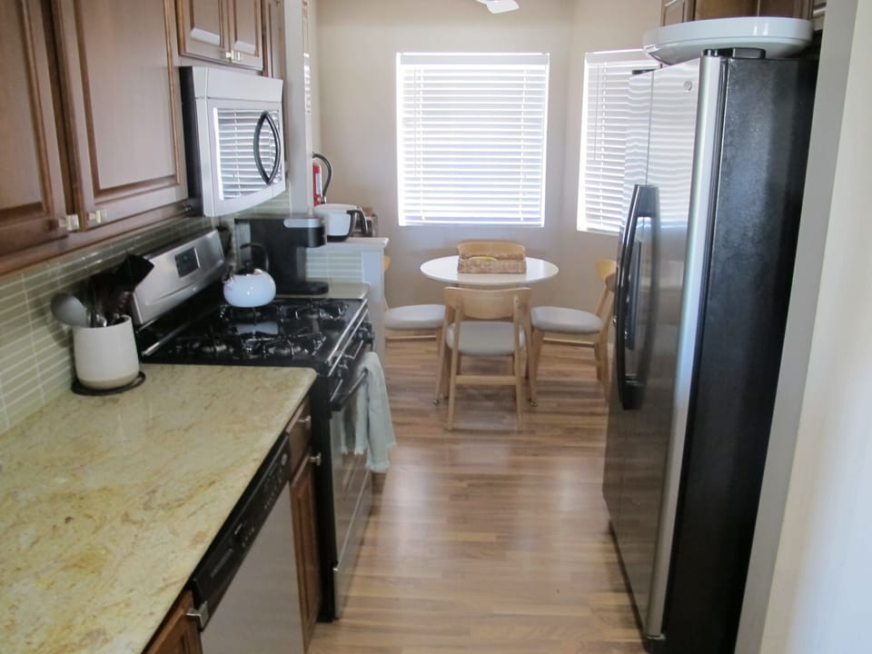 Fully stocked kitchen, including dishwasher