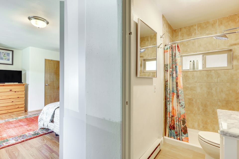 Studio | Full Bathroom | Towels Provided | Complimentary Toiletries