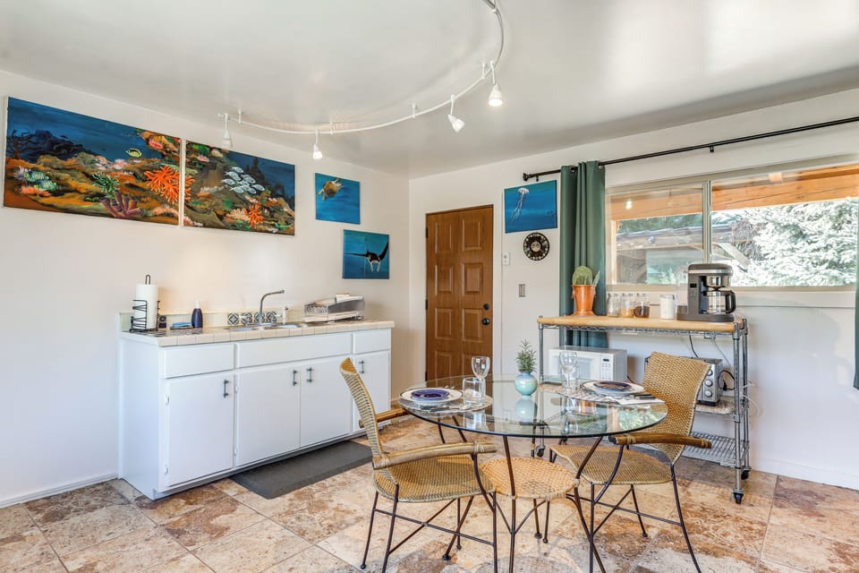 Espanola Vacation Rental | Studio | 1BA | 1 Step to Enter | 600 Sq Ft