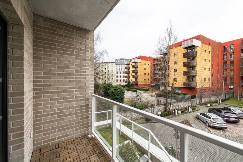 Private Balcony – Relax with a View & Fresh Air | Book Now with RENTUJEMY.COM
