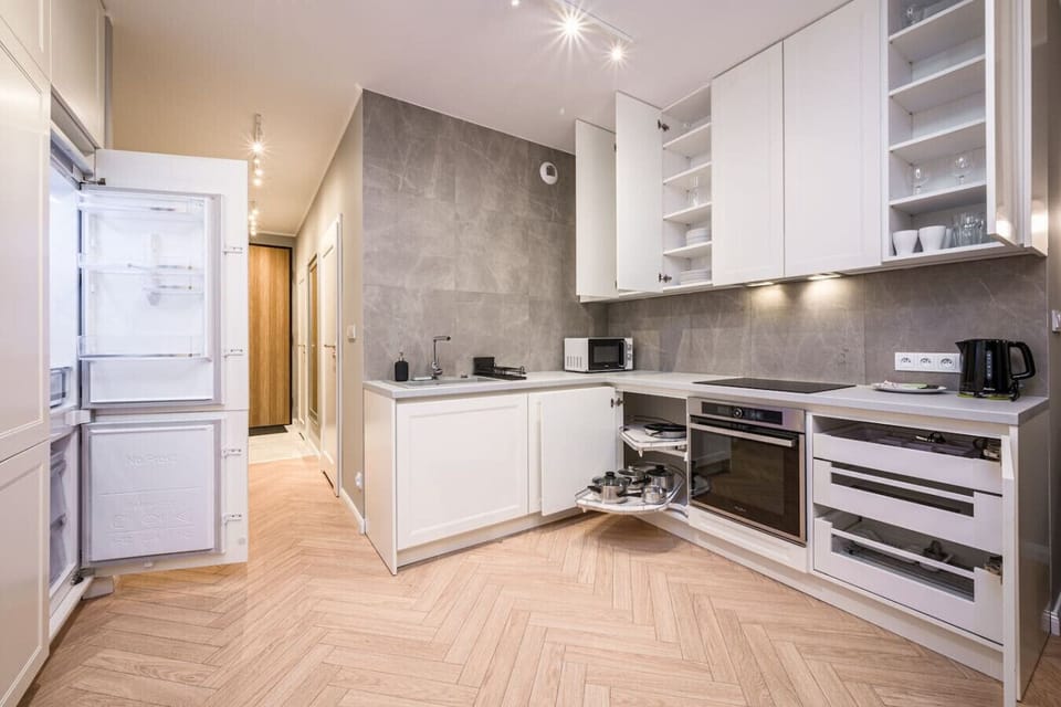 Fully Equipped Kitchen – Cook with Ease & Enjoy Modern Amenities | Book Now with RENTUJEMY.COM