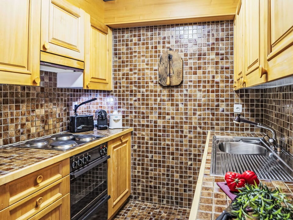 Plumbing Fixture, Kitchen, Interior Design, Countertop, Flooring, Tap, Plumbing, Tile, Sink, Floor