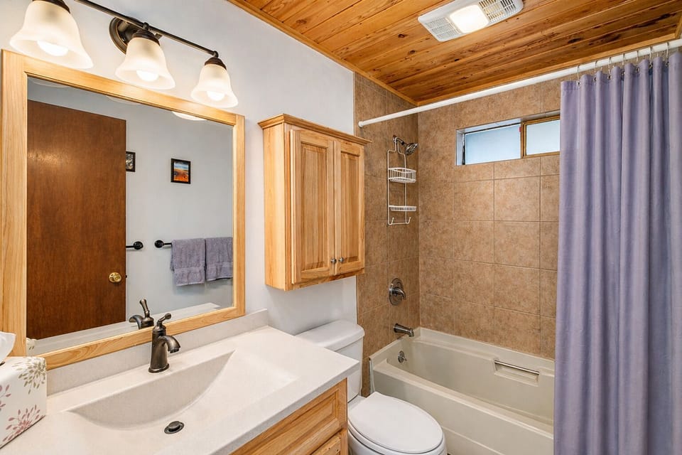 Main Floor Full Bathroom