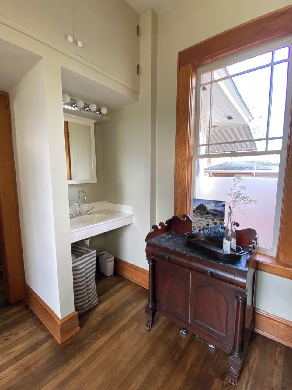 Dressing room off bedroom