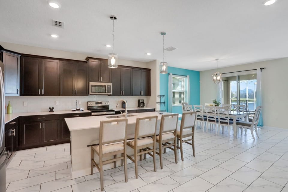 Floor, Indoors, Architecture, Building, Dining Room