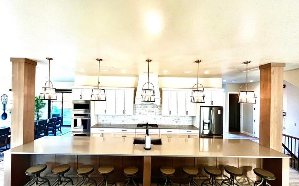 20 foot island bar!