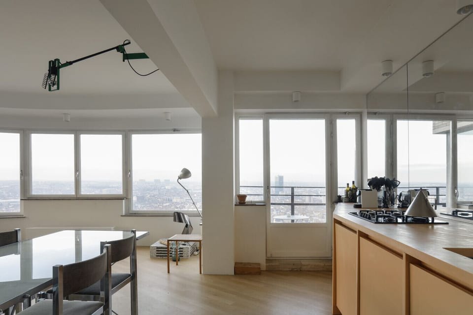 Full kitchen