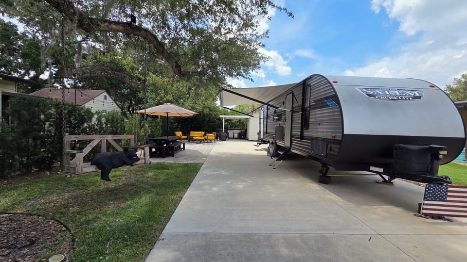 Country Cowboy RV Rental at River Ranch 72 (3474)